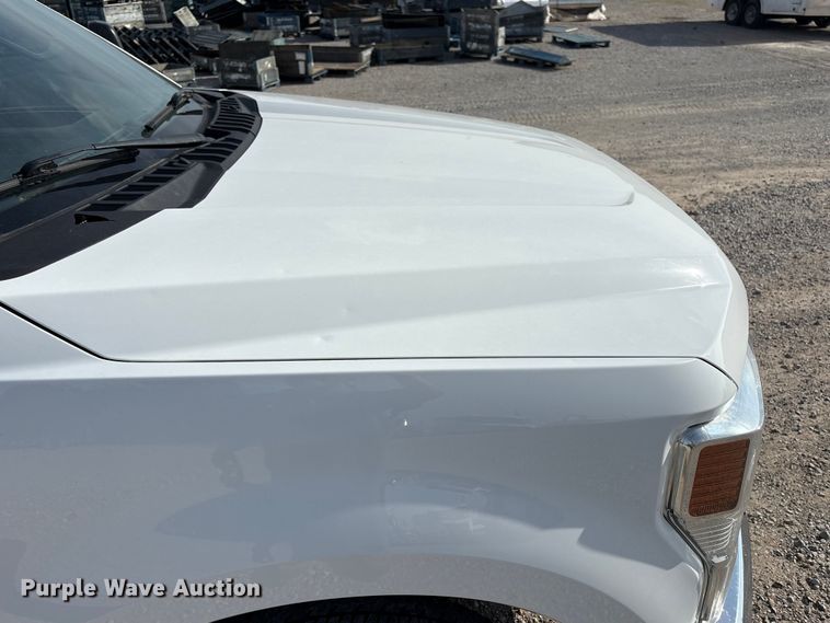 image for item EW0015 2022 Ford F250 Super Duty Crew Cab pickup truck