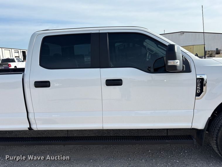 image for item EW0015 2022 Ford F250 Super Duty Crew Cab pickup truck