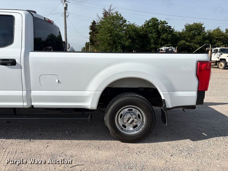 image for item EW0015 2022 Ford F250 Super Duty Crew Cab pickup truck