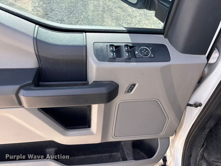 image for item EW0015 2022 Ford F250 Super Duty Crew Cab pickup truck