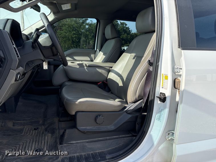 image for item EW0015 2022 Ford F250 Super Duty Crew Cab pickup truck