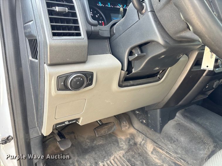 image for item EW0015 2022 Ford F250 Super Duty Crew Cab pickup truck