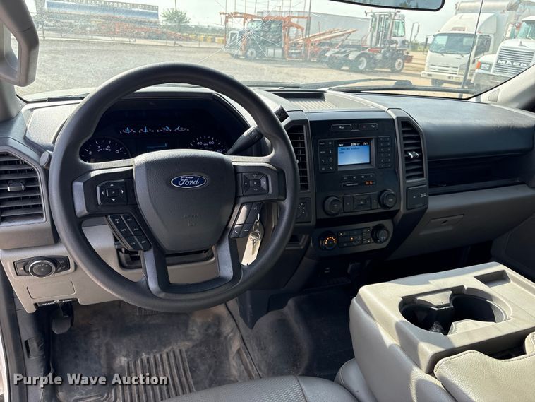 image for item EW0015 2022 Ford F250 Super Duty Crew Cab pickup truck