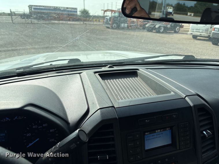 image for item EW0015 2022 Ford F250 Super Duty Crew Cab pickup truck
