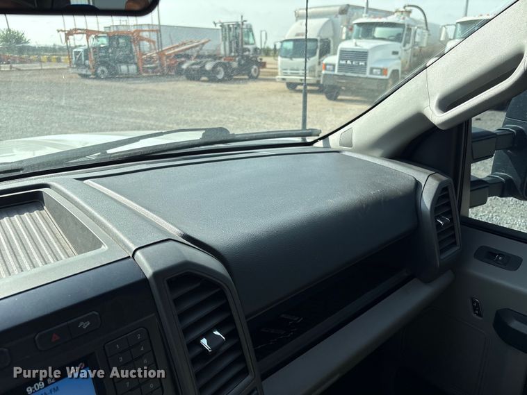 image for item EW0015 2022 Ford F250 Super Duty Crew Cab pickup truck