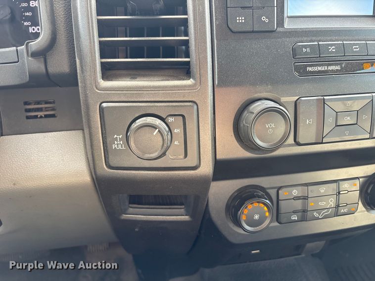 image for item EW0015 2022 Ford F250 Super Duty Crew Cab pickup truck