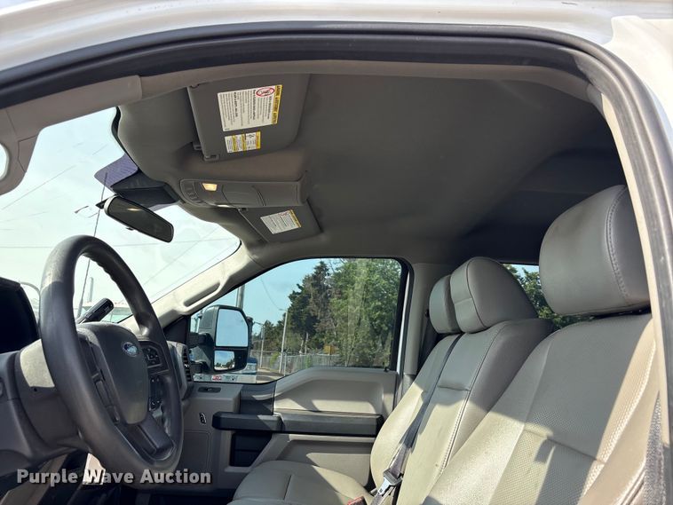 image for item EW0015 2022 Ford F250 Super Duty Crew Cab pickup truck