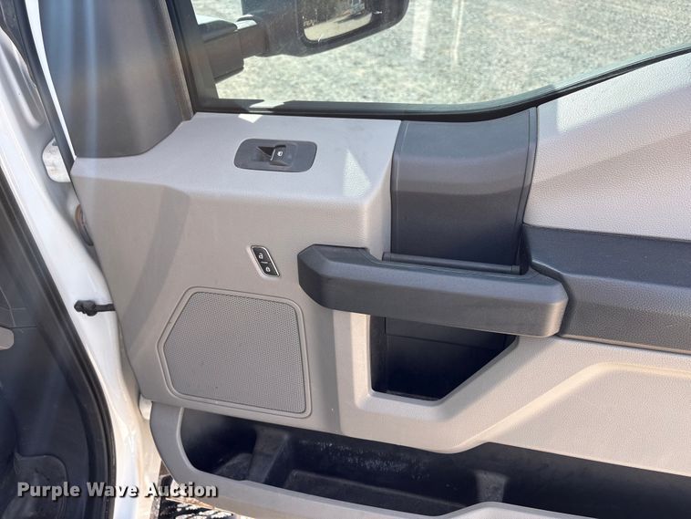 image for item EW0015 2022 Ford F250 Super Duty Crew Cab pickup truck