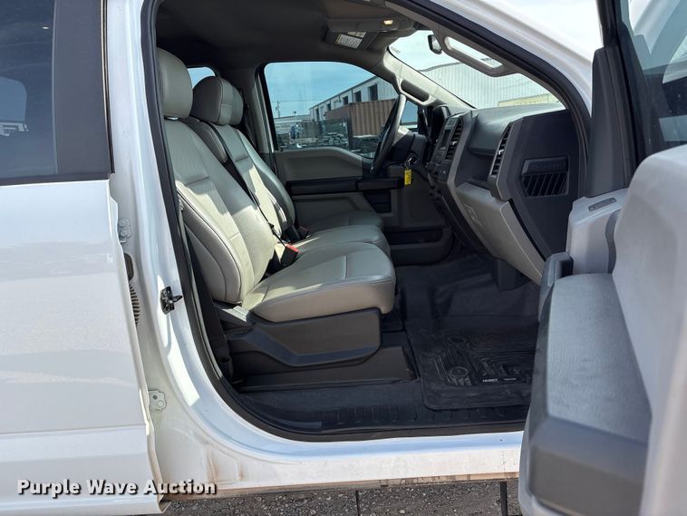image for item EW0015 2022 Ford F250 Super Duty Crew Cab pickup truck