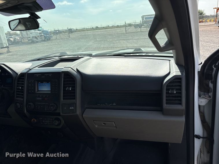 image for item EW0015 2022 Ford F250 Super Duty Crew Cab pickup truck