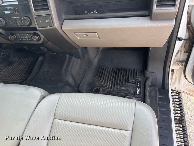 image for item EW0015 2022 Ford F250 Super Duty Crew Cab pickup truck