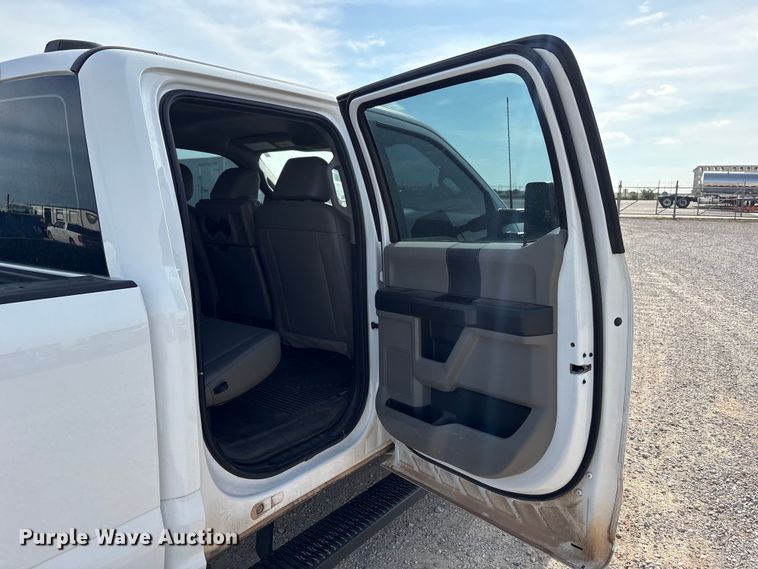 image for item EW0015 2022 Ford F250 Super Duty Crew Cab pickup truck