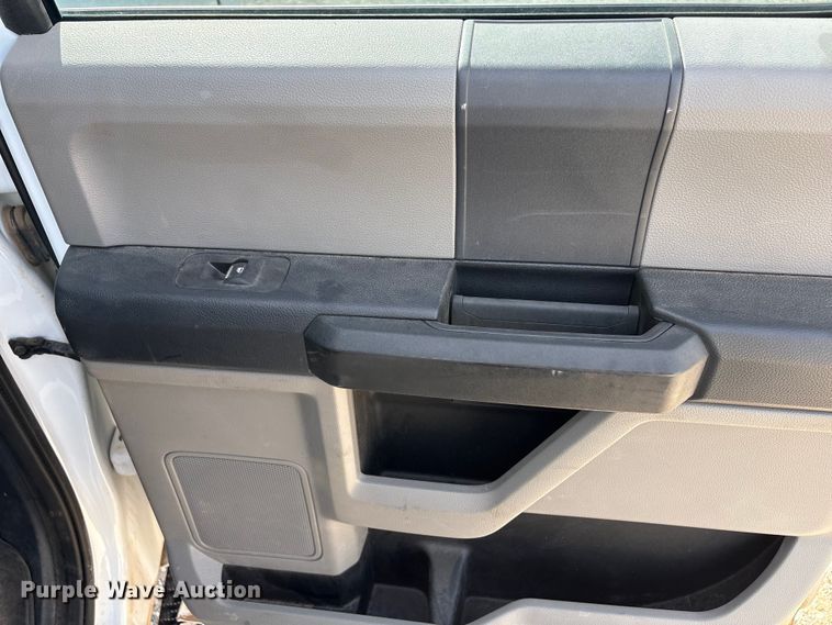 image for item EW0015 2022 Ford F250 Super Duty Crew Cab pickup truck