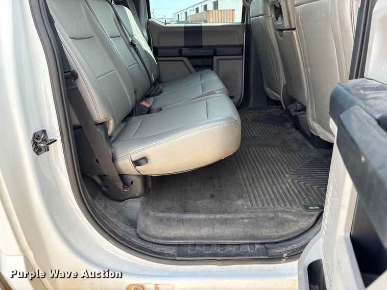 image for item EW0015 2022 Ford F250 Super Duty Crew Cab pickup truck