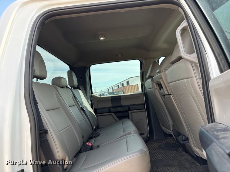 image for item EW0015 2022 Ford F250 Super Duty Crew Cab pickup truck