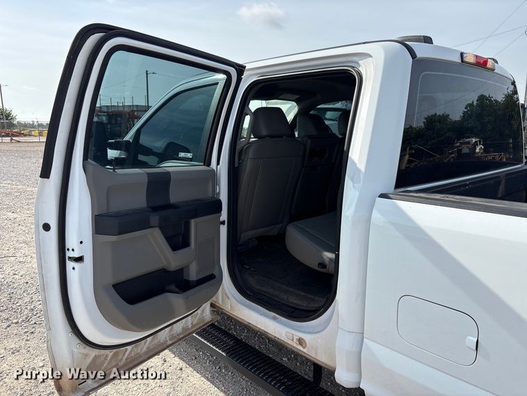 image for item EW0015 2022 Ford F250 Super Duty Crew Cab pickup truck