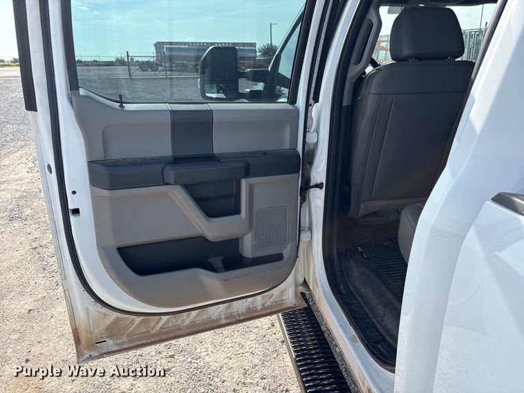 image for item EW0015 2022 Ford F250 Super Duty Crew Cab pickup truck