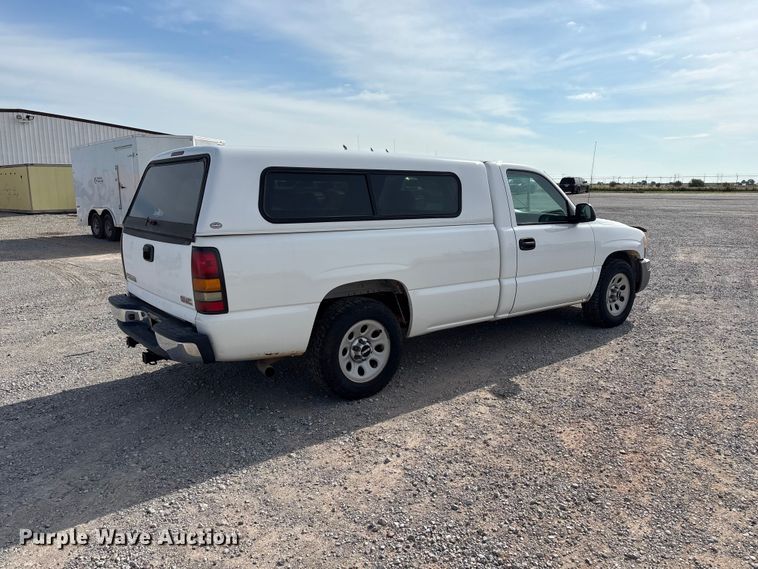 image for item EW0016 2006 GMC Sierra 1500 pickup truck