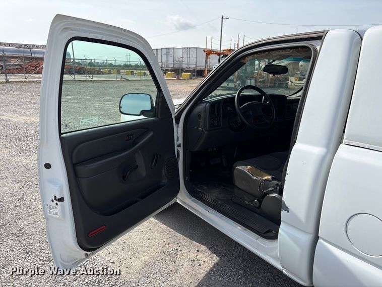 image for item EW0016 2006 GMC Sierra 1500 pickup truck