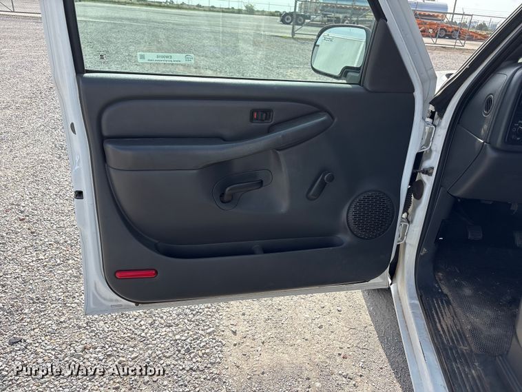 image for item EW0016 2006 GMC Sierra 1500 pickup truck