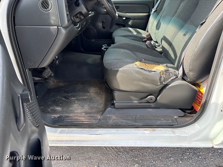 image for item EW0016 2006 GMC Sierra 1500 pickup truck