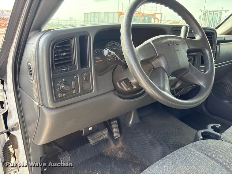 image for item EW0016 2006 GMC Sierra 1500 pickup truck