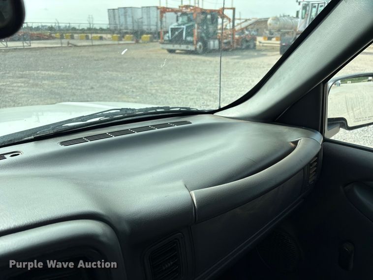 image for item EW0016 2006 GMC Sierra 1500 pickup truck