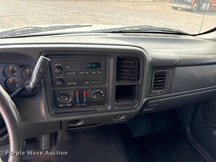 image for item EW0016 2006 GMC Sierra 1500 pickup truck
