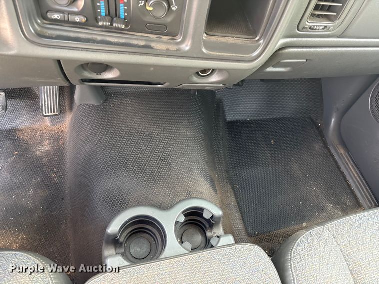 image for item EW0016 2006 GMC Sierra 1500 pickup truck