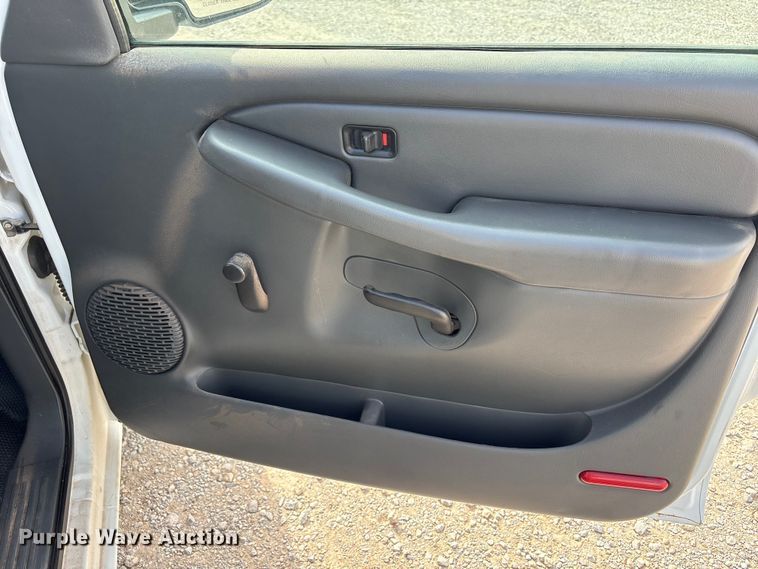 image for item EW0016 2006 GMC Sierra 1500 pickup truck