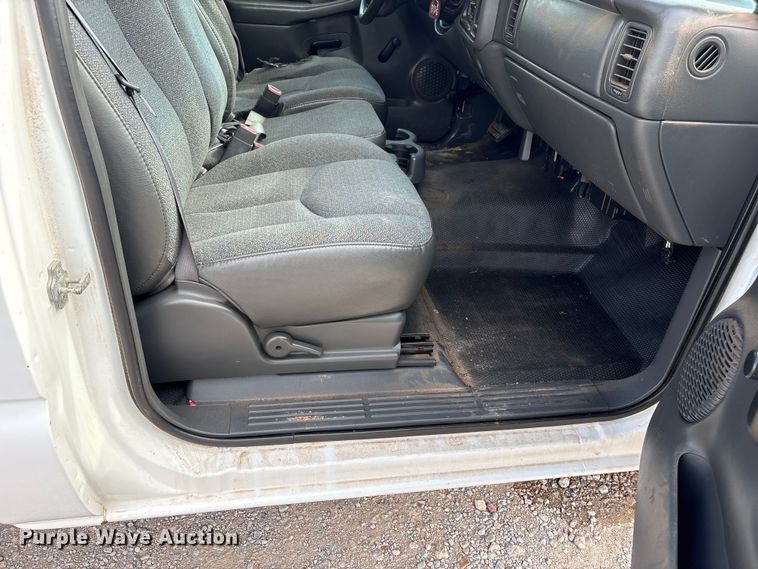 image for item EW0016 2006 GMC Sierra 1500 pickup truck