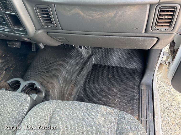 image for item EW0016 2006 GMC Sierra 1500 pickup truck