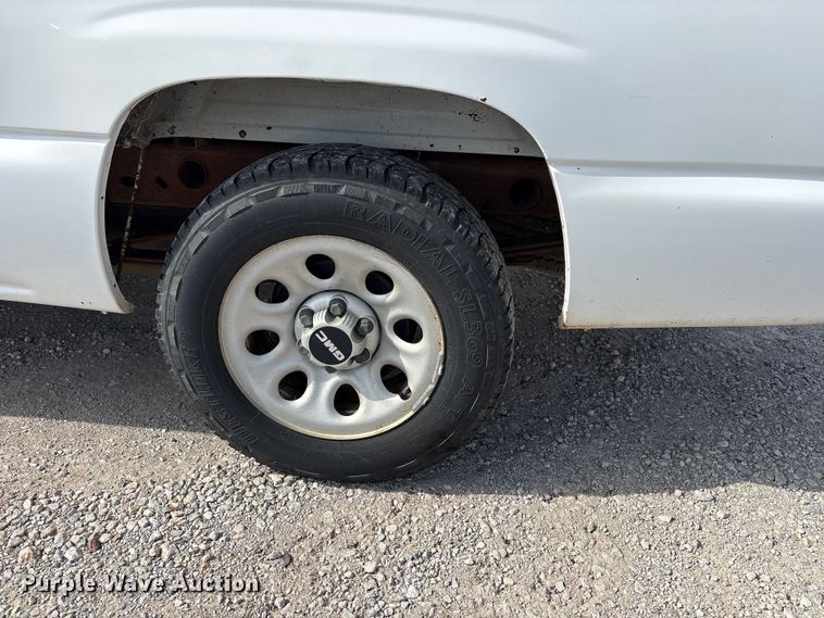 image for item EW0016 2006 GMC Sierra 1500 pickup truck