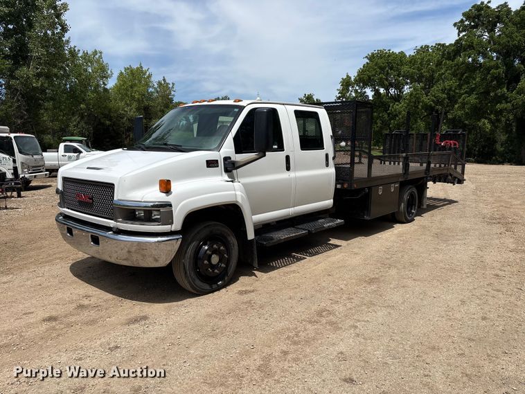 image for item EW0032 2007 GMC C4500 Crew Cab flatbed truck