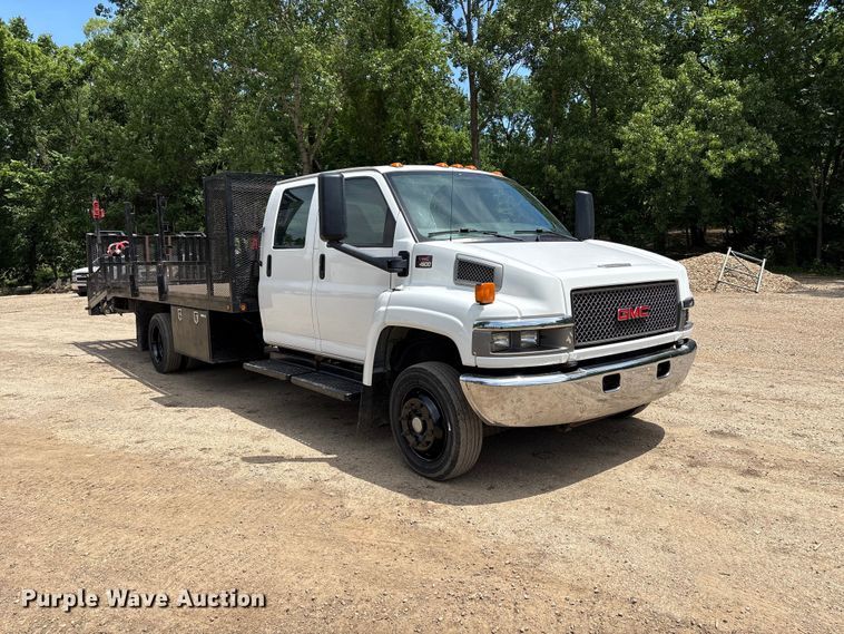 image for item EW0032 2007 GMC C4500 Crew Cab flatbed truck