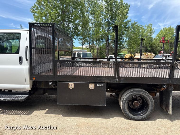 image for item EW0032 2007 GMC C4500 Crew Cab flatbed truck