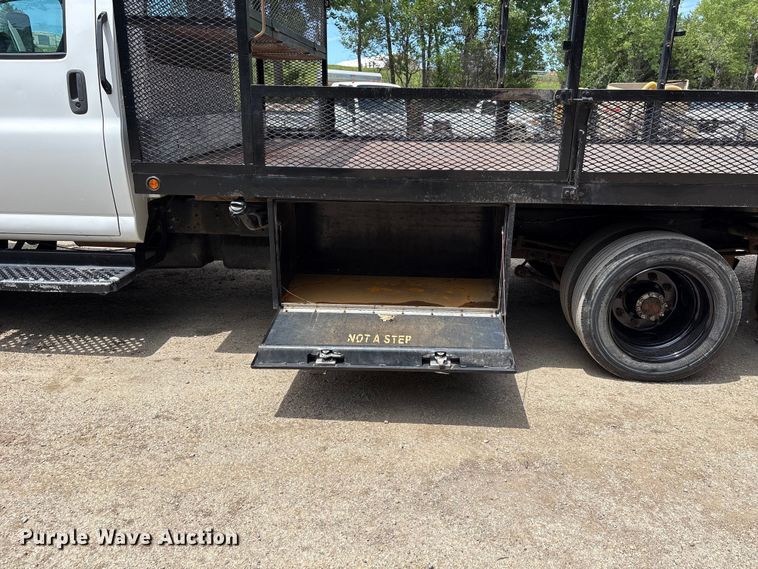 image for item EW0032 2007 GMC C4500 Crew Cab flatbed truck