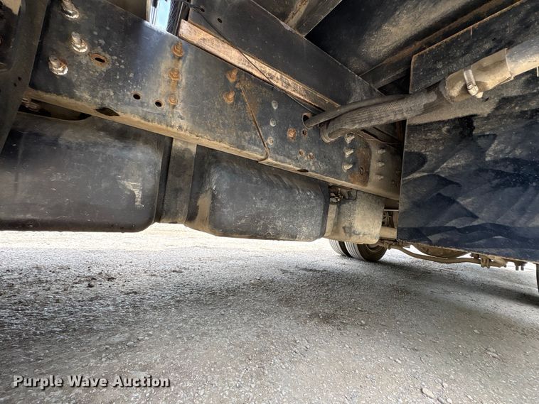 image for item EW0032 2007 GMC C4500 Crew Cab flatbed truck