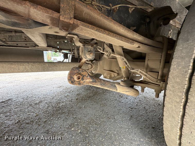 image for item EW0032 2007 GMC C4500 Crew Cab flatbed truck
