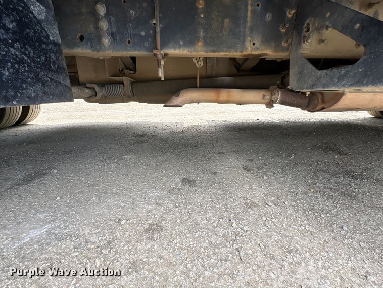 image for item EW0032 2007 GMC C4500 Crew Cab flatbed truck