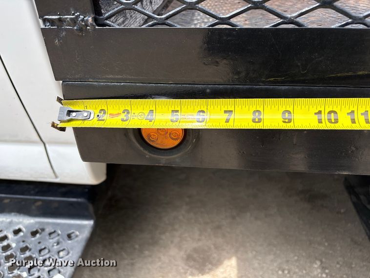 image for item EW0032 2007 GMC C4500 Crew Cab flatbed truck
