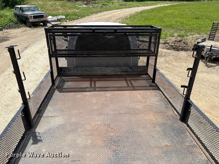 image for item EW0032 2007 GMC C4500 Crew Cab flatbed truck