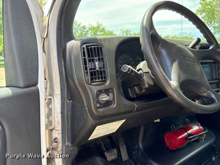 image for item EW0032 2007 GMC C4500 Crew Cab flatbed truck
