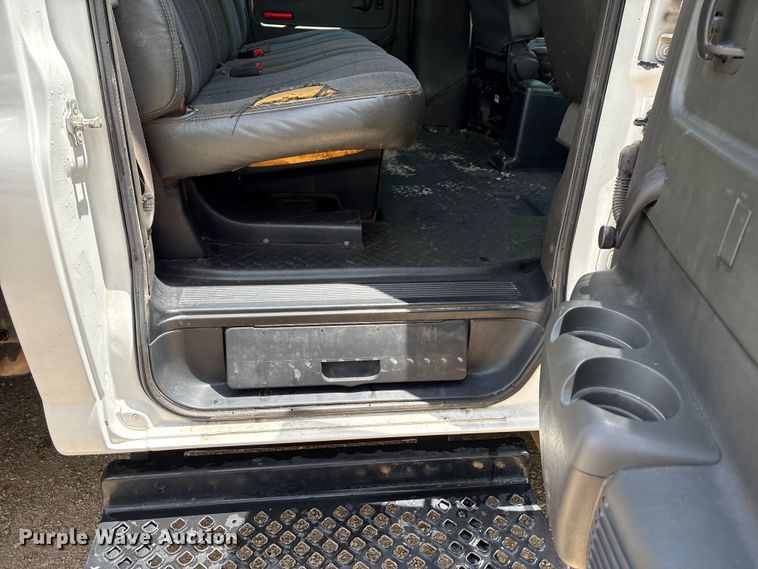 image for item EW0032 2007 GMC C4500 Crew Cab flatbed truck