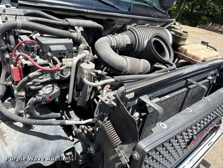image for item EW0032 2007 GMC C4500 Crew Cab flatbed truck