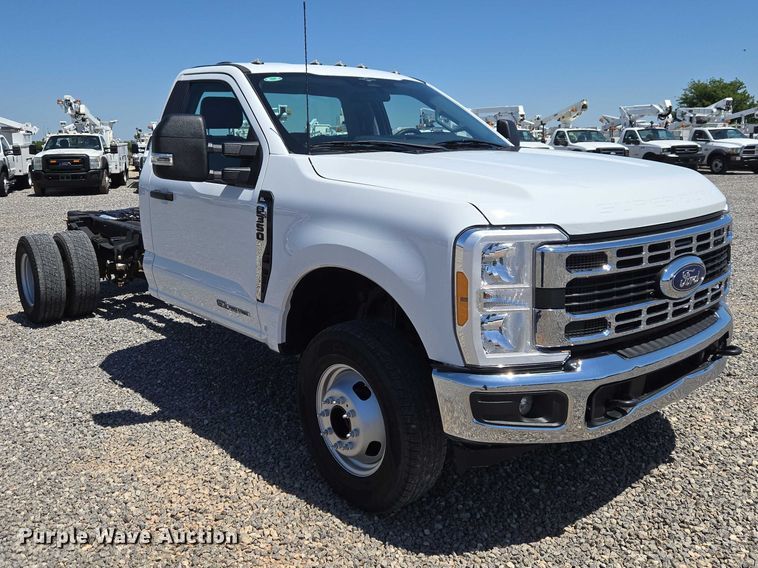 image for item EW0141 2023 Ford F350 Super Duty pickup truck cab and chassis