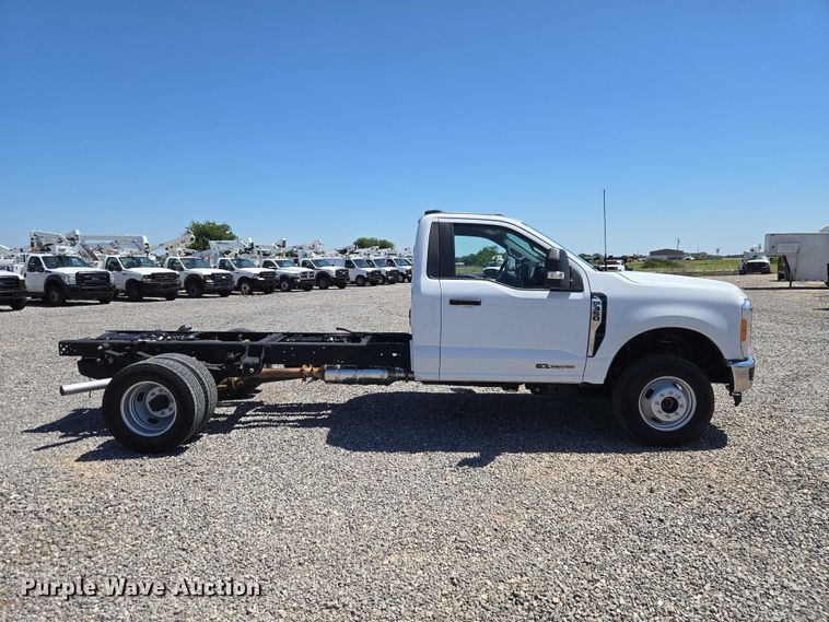image for item EW0141 2023 Ford F350 Super Duty pickup truck cab and chassis