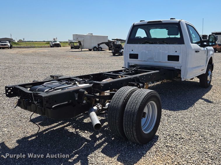 image for item EW0141 2023 Ford F350 Super Duty pickup truck cab and chassis