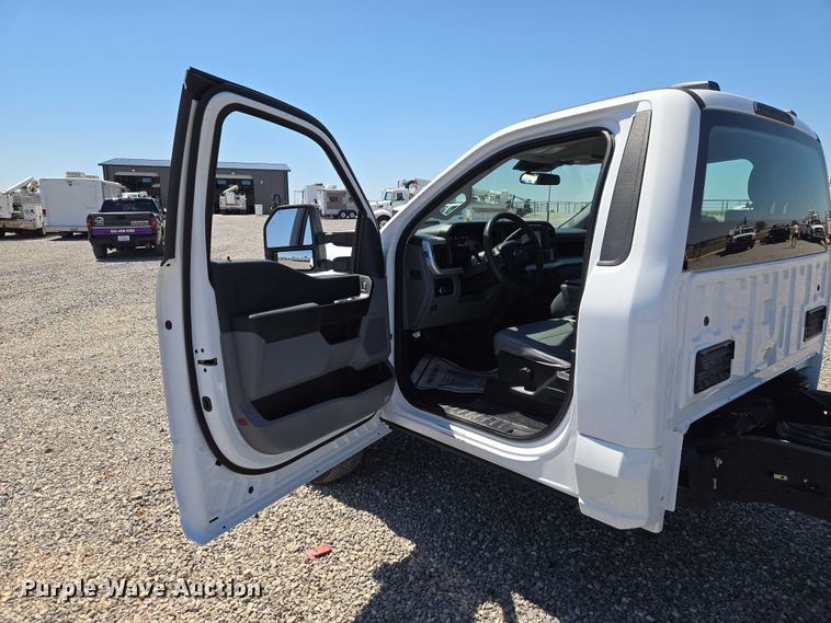 image for item EW0141 2023 Ford F350 Super Duty pickup truck cab and chassis