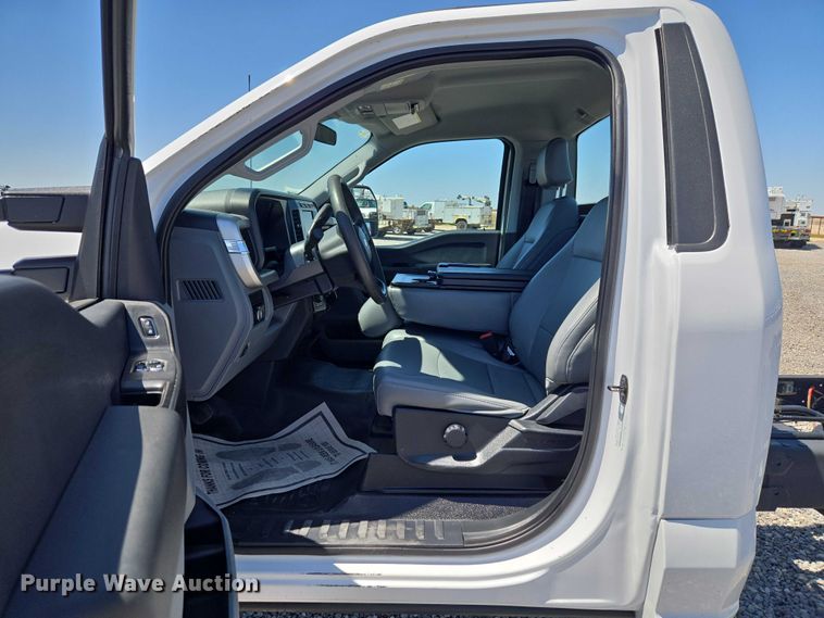 image for item EW0141 2023 Ford F350 Super Duty pickup truck cab and chassis